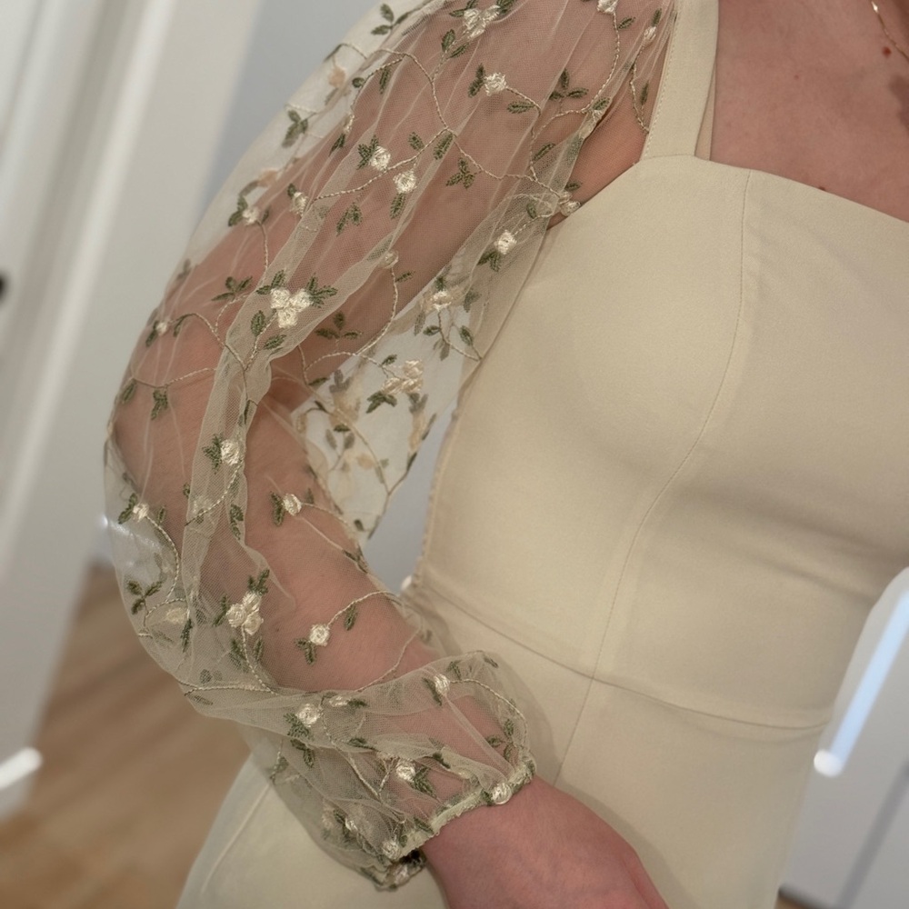 🔥Lichi Cream Sheath Midi Dress with Puff Sleeves in Perfect condition 🔥 - Picture 6 of 13